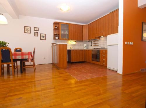Apartments Zora 1652