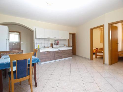 Apartments Anto 1598