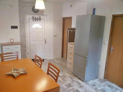 Apartamento Holiday Home Damjan