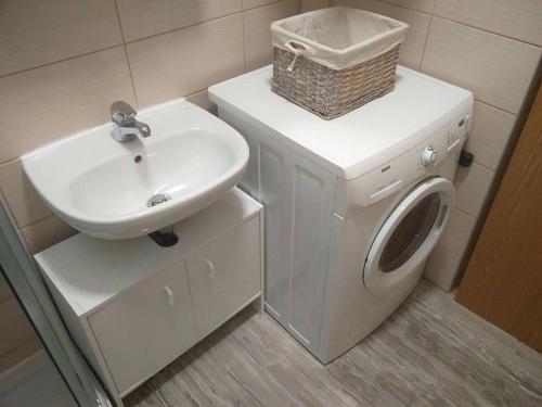 Apartamento Holiday Home Damjan