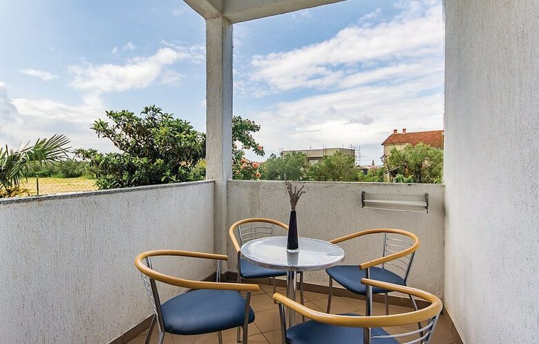 Hostal Apartments Ivo 1328