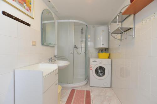 Apartments Fazana 765