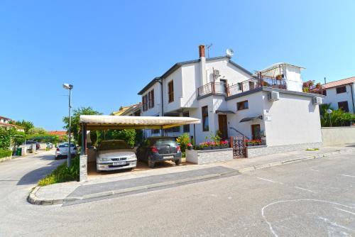 Apartments Fazana 765