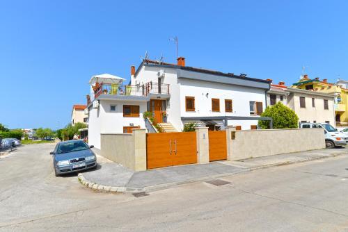 Apartments Fazana 765