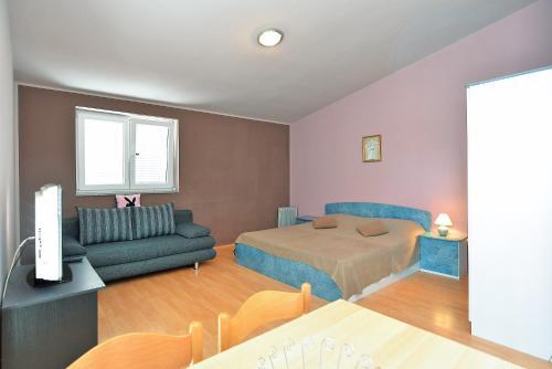 Apartments Mijo 1692