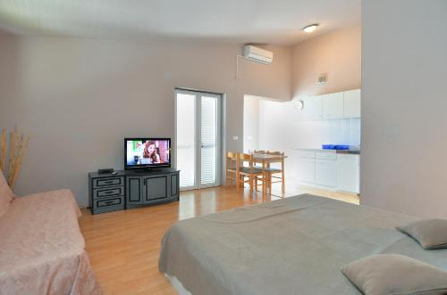 Apartments Mijo 1692