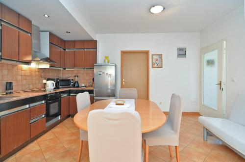 Apartments Mijo 1692