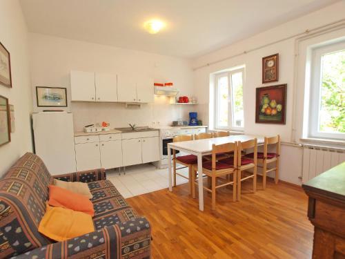 Apartment Luka 953
