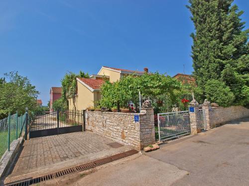 Apartment Luka 953