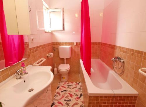 Apartment With 4 Bedrooms 446