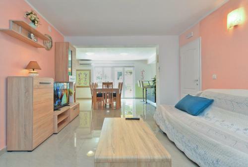 House Pineta 1719