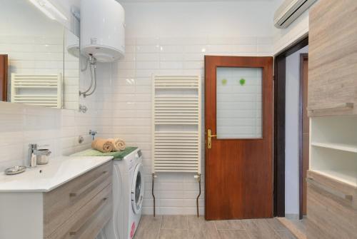 Apartments Prostin 70