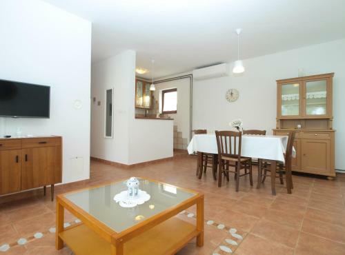 Apartments Ljiljana 1733