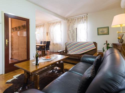House Annamaria 1164