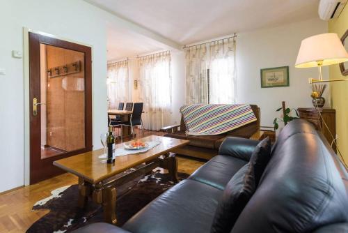 House Annamaria 1164