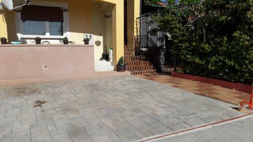 Apartments With A Parking Space Fazana - 13359
