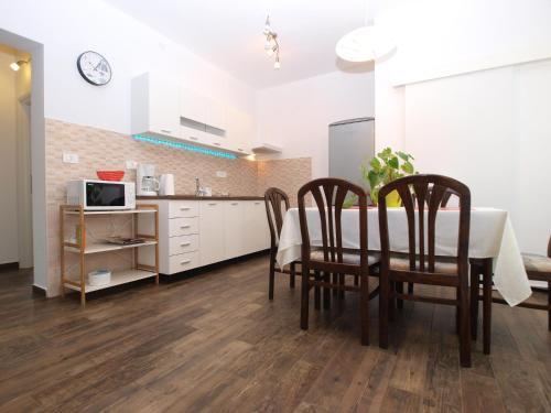 Apartments Suzana 1403