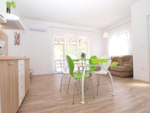 Apartments Suzana 1403