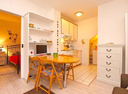 Apartments Josip 1544