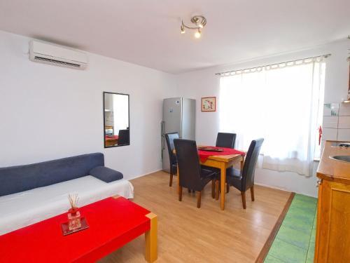 Apartments Elda 1470