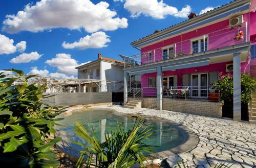 Apartments Pink 1785