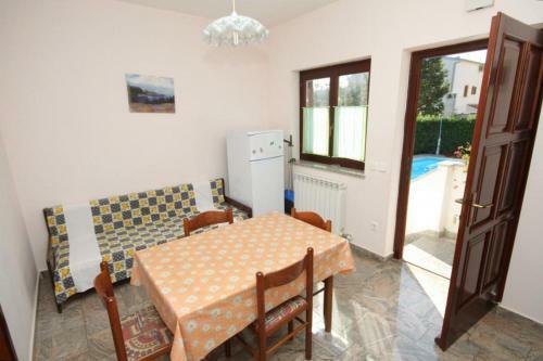 Apartment Funtana 3009b