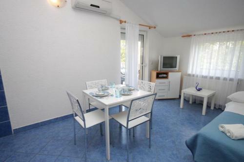 Apartments With A Parking Space Funtana (porec) - 7076