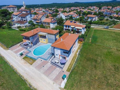 Hostal Residence Elody