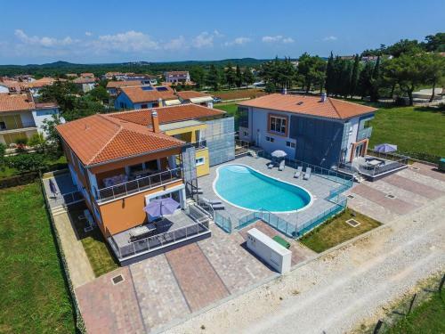 Hostal Residence Elody