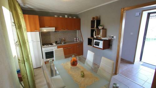 Holiday Home In Gabonjin/insel Krk 12986