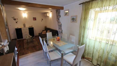 Holiday Home In Gabonjin/insel Krk 12986