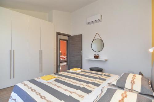 House Roberto 1384