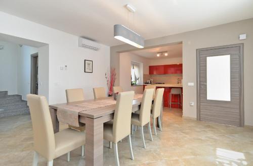 House Roberto 1384