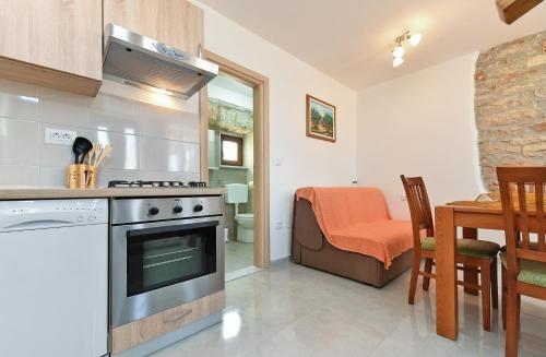 House Bruno 1735
