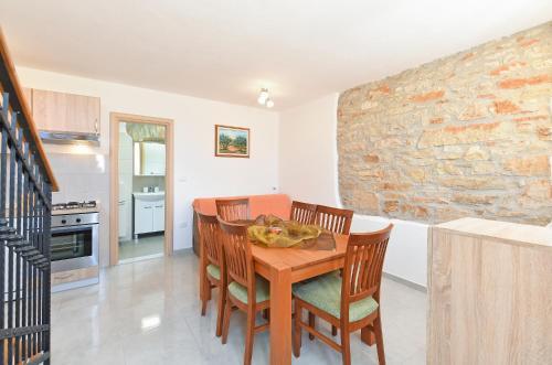 House Bruno 1735