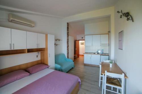 Apartamento Beachfront Studio Gradac 4414-3