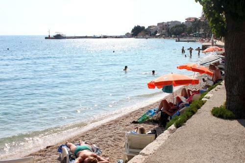 Apartment Gradac 13681e