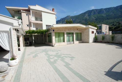 Apartment Gradac 15282f