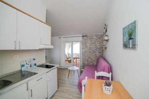 Beachfront Apartment Gradac 4414-2