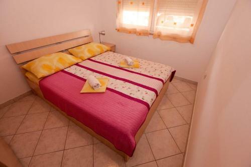 Hostal Apartments Ezra