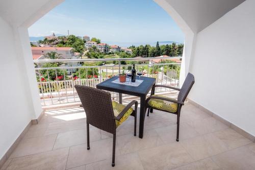 Apartment Gradac 15750b