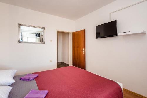 Apartment Gradac 15750b