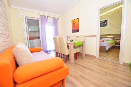 Apartment Gradac 15282e