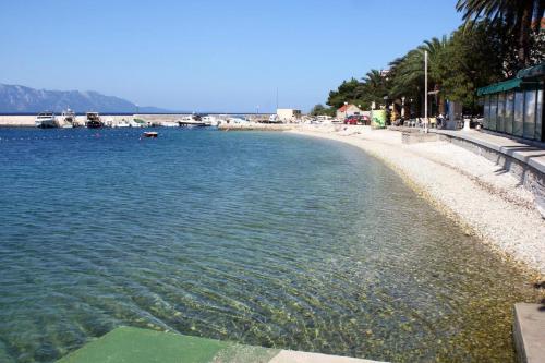 Apartment Gradac 11332a