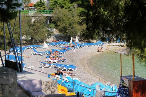 Apartments With A Parking Space Hvar - 15460