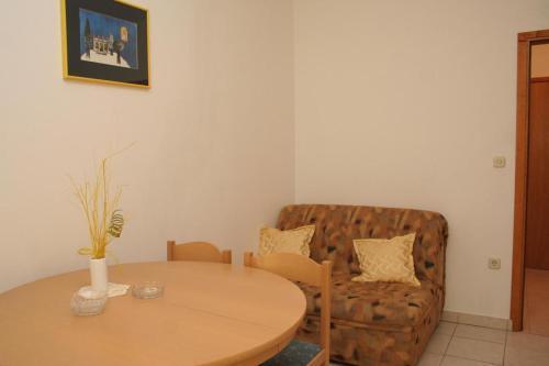 Apartments With A Parking Space Hvar - 4593