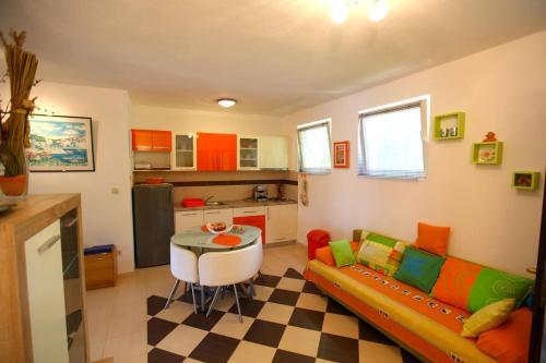 Apartments With A Parking Space Hvar - 4612