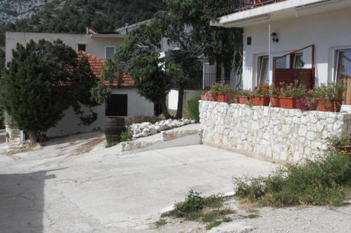 Apartments By The Sea Milna (hvar) - 8795