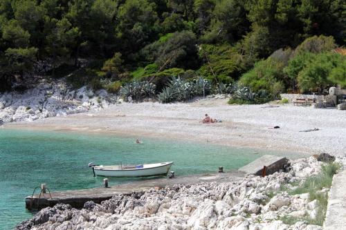 Apartments By The Sea Milna (hvar) - 8795