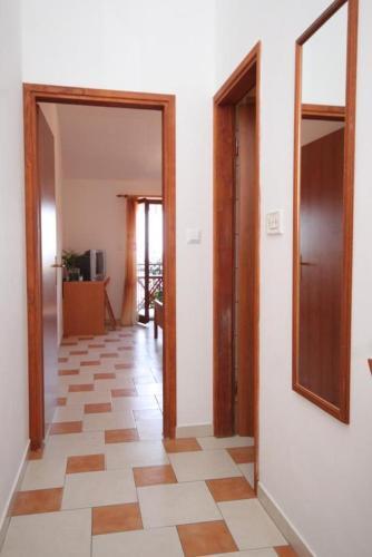 Apartments By The Sea Milna (hvar) - 8795